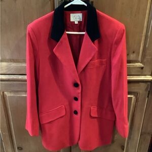 CASUAL CORNER, WOMENS RED WOOL BLAZER.BLACK VELVET COLLAR & BUTTONS. SMALL/6